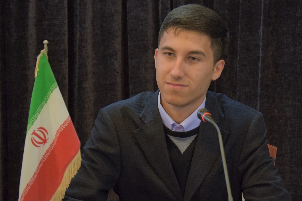 امیرحسین سلیمانی دبیر هسته فعالان دانشجویی شاهین شهر و میمه منصوب شد