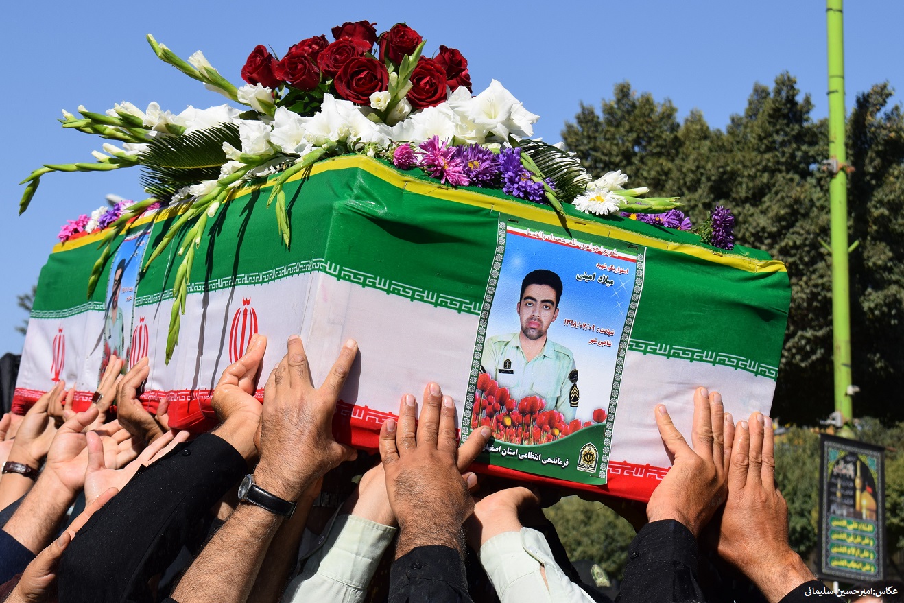 تشییع پیکر شهید نیروی انتظامی شاهین شهر