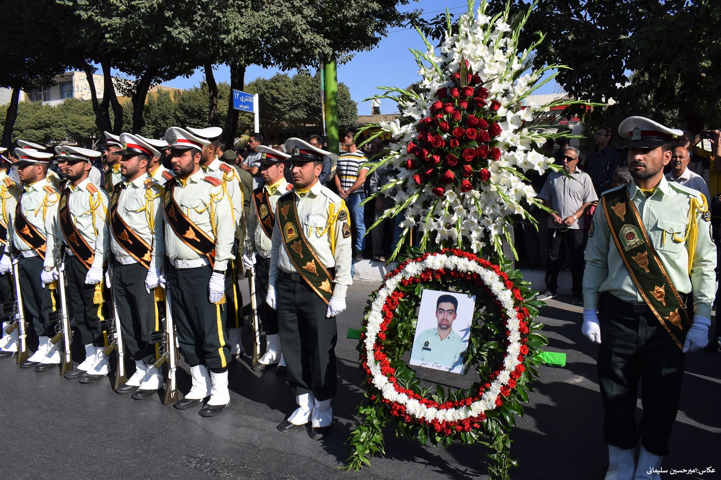 تشییع پیکر شهید نیروی انتظامی شاهین شهر
