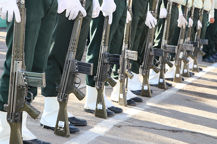 صبحگاه مشترک نیروهای نظامی و انتظامی شاهین شهر و میمه