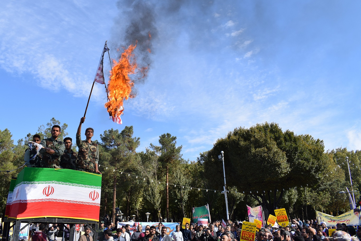 راهپیمایی با شکوه 13 آبان در شاهین شهر