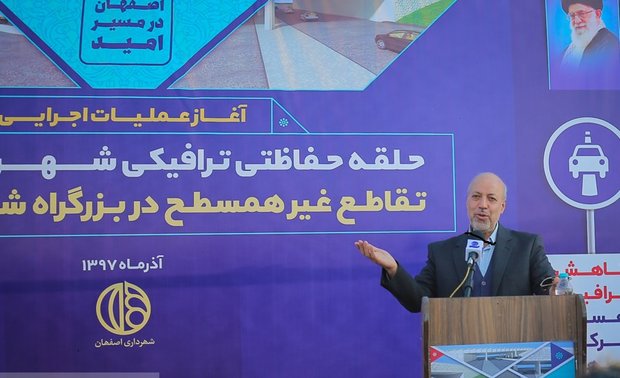 همراهی و همدلی دولت و مردم ثمرات زیادی به همراه دارد