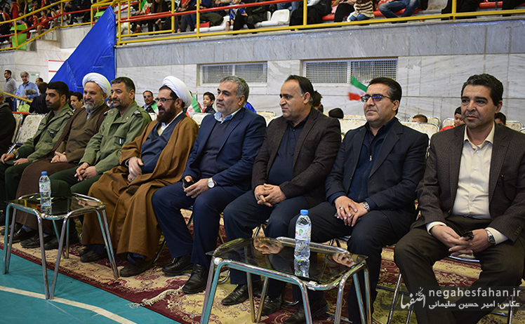 طنین زنگ انقلاب در شاهین شهر