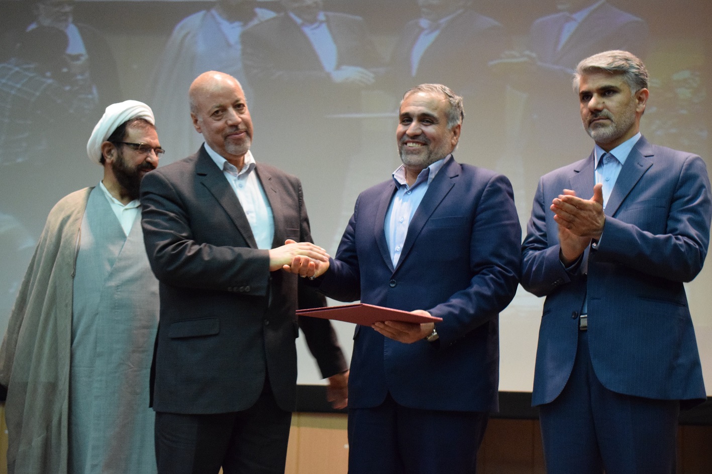 مراسم تودیع و معارفه فرماندار شهرستان شاهین شهر و میمه برگزار شد