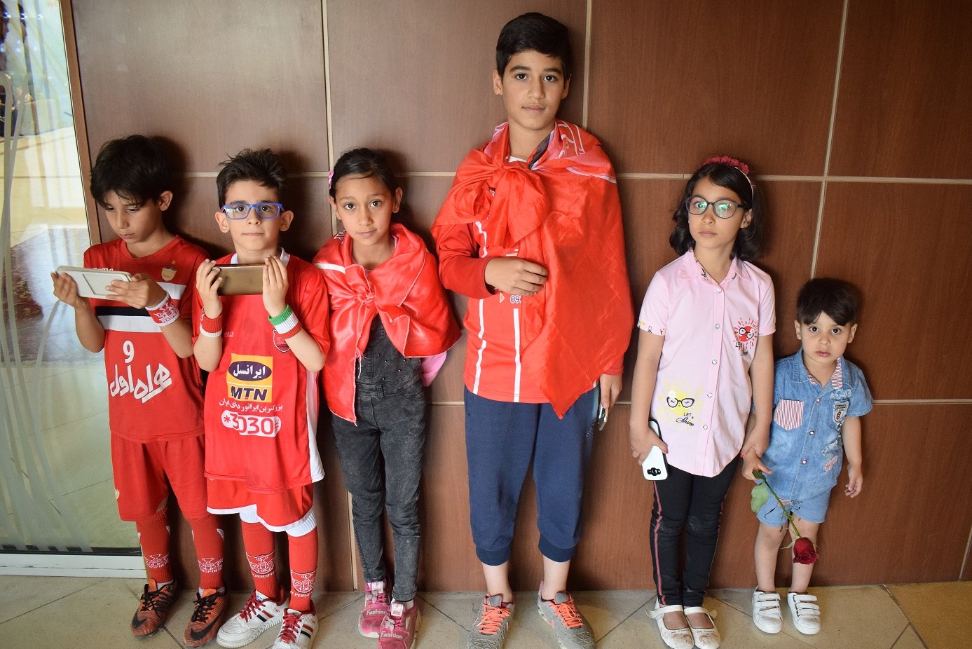 عکس های اقامت کاروان پرسپولیس در هتل اطلس شاهین شهر